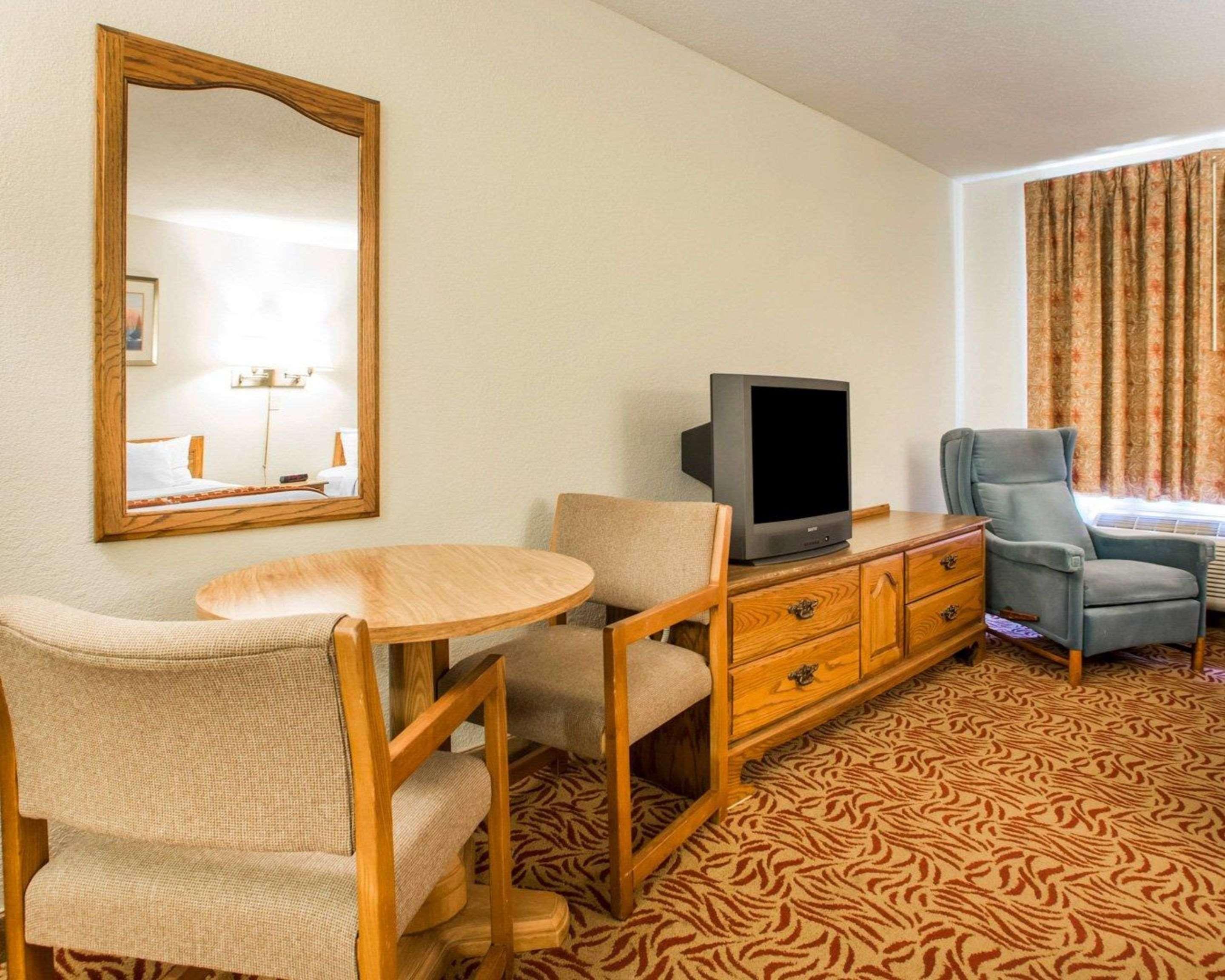 University Inn & Suites Stevens Point Eksteriør billede