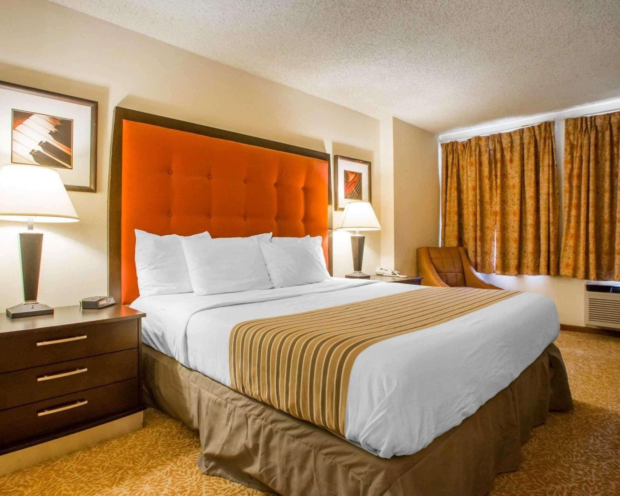 University Inn & Suites Stevens Point Eksteriør billede