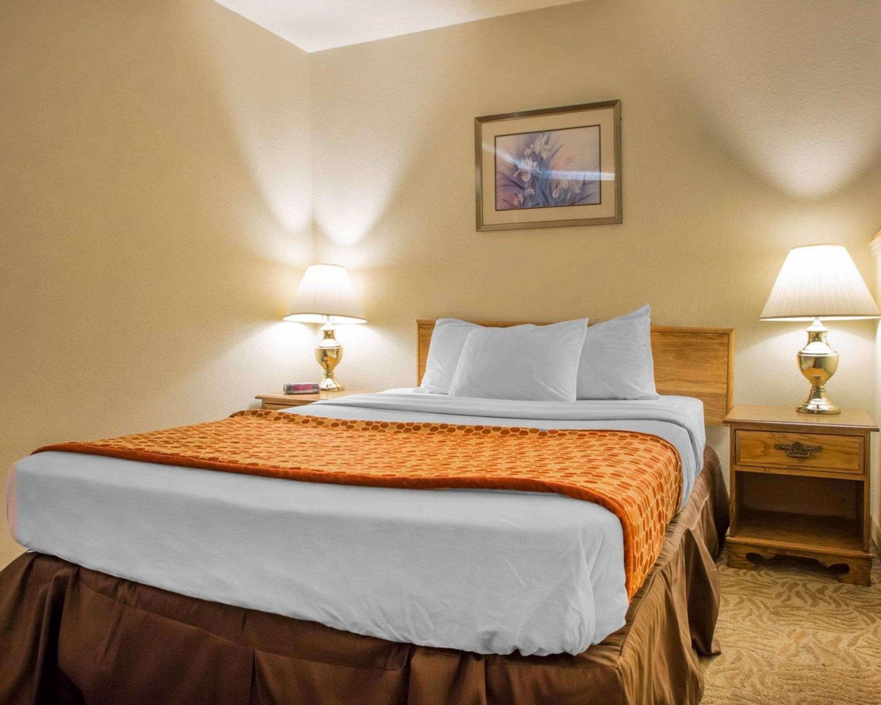University Inn & Suites Stevens Point Eksteriør billede