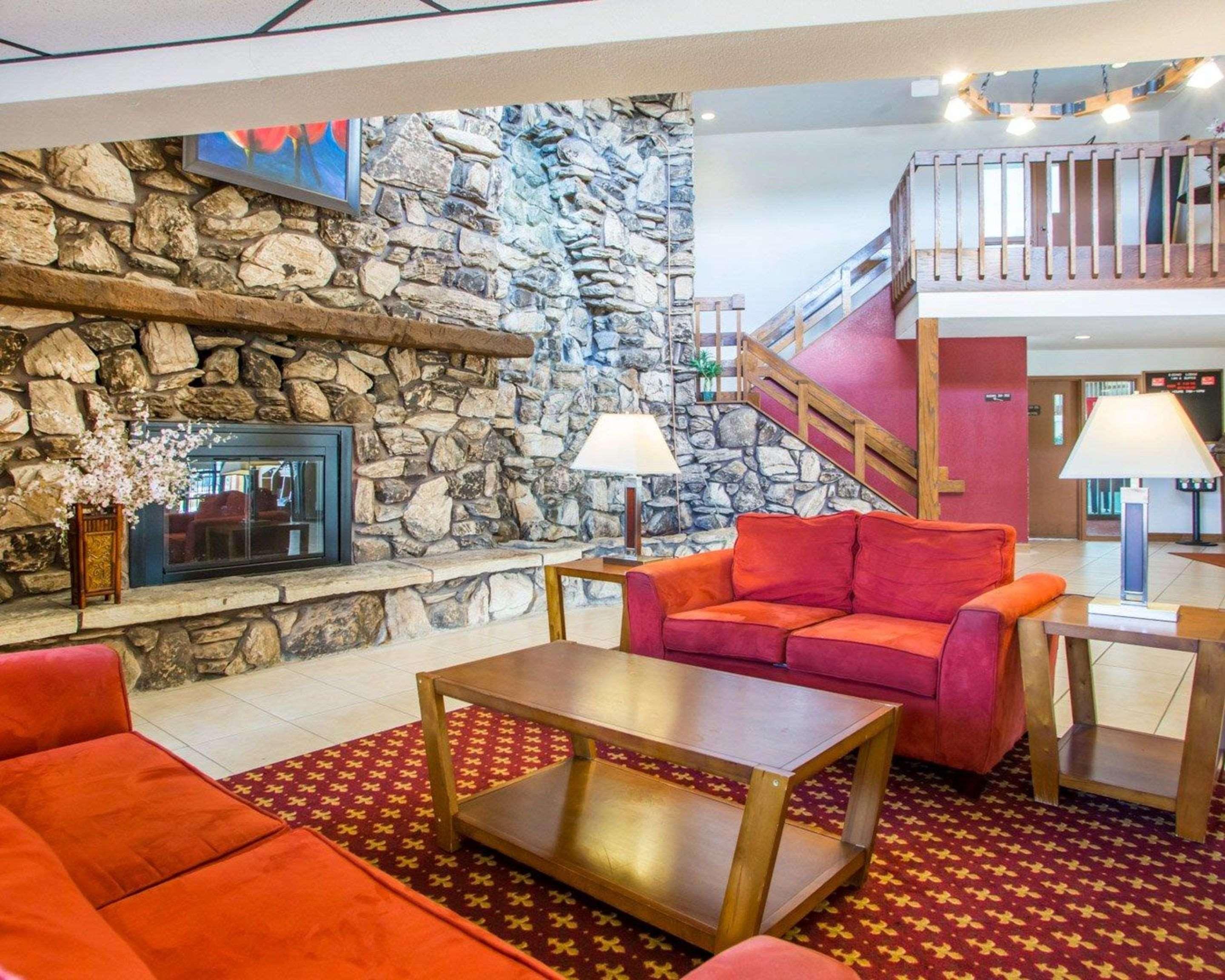University Inn & Suites Stevens Point Eksteriør billede