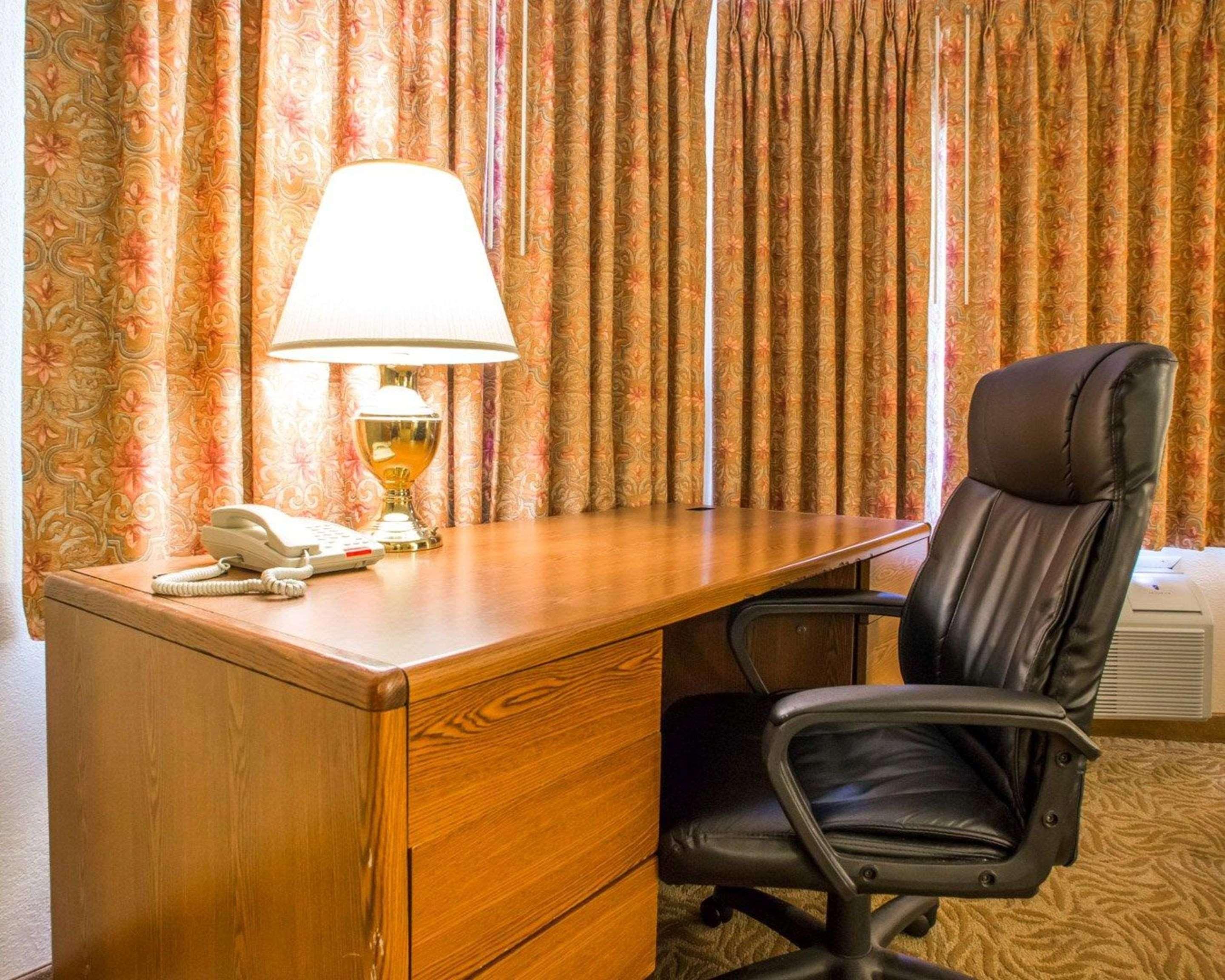 University Inn & Suites Stevens Point Eksteriør billede