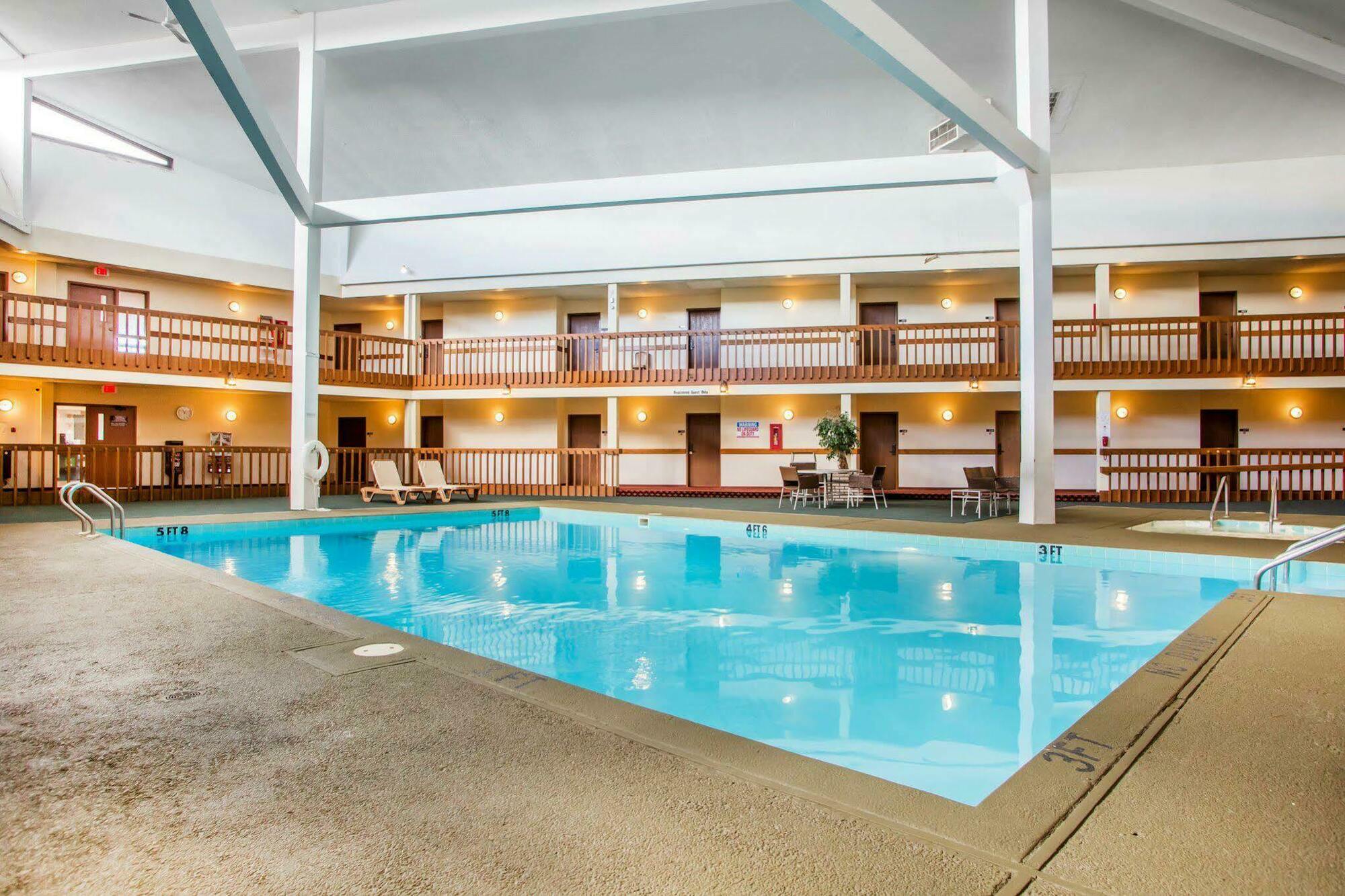 University Inn & Suites Stevens Point Eksteriør billede