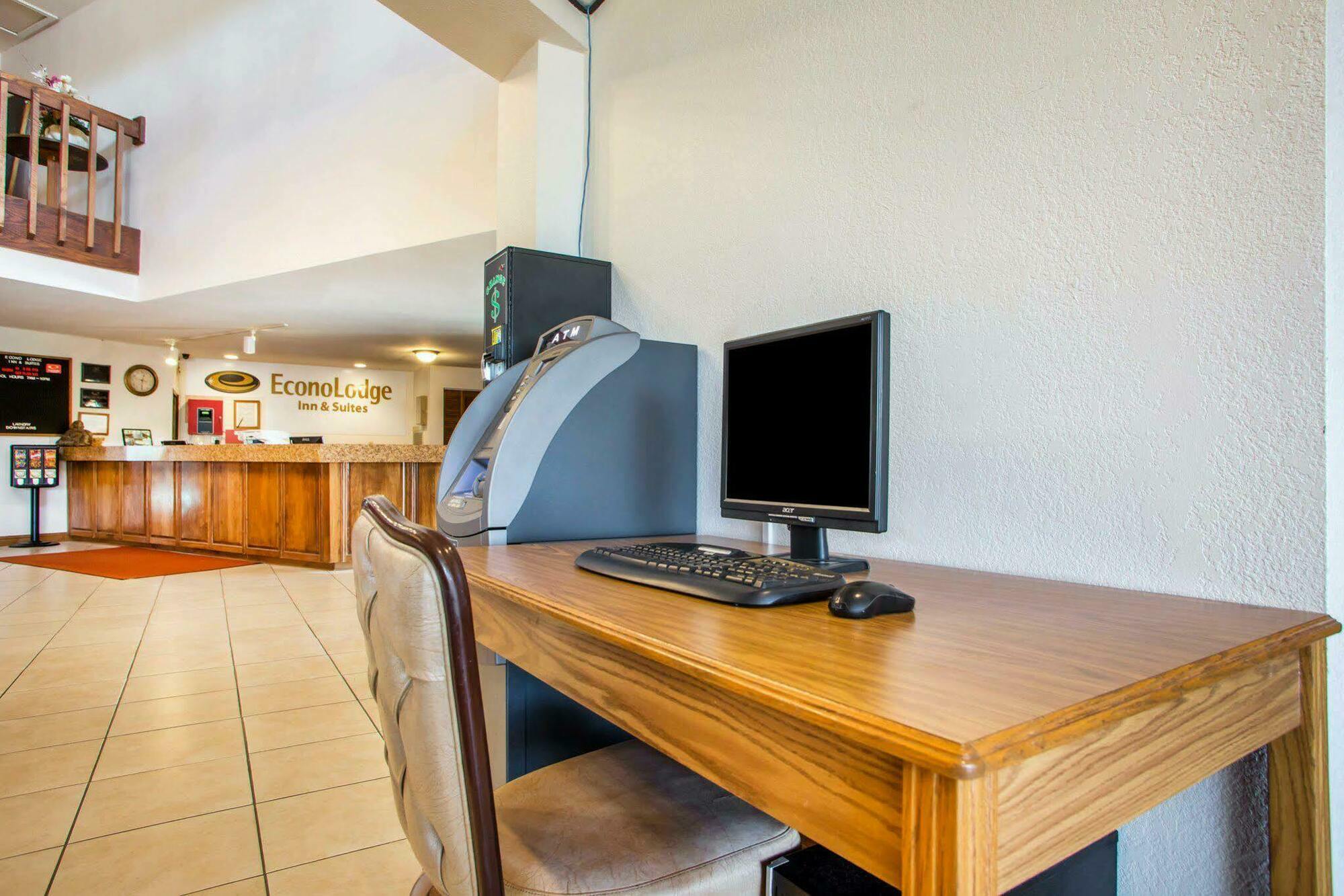 University Inn & Suites Stevens Point Eksteriør billede
